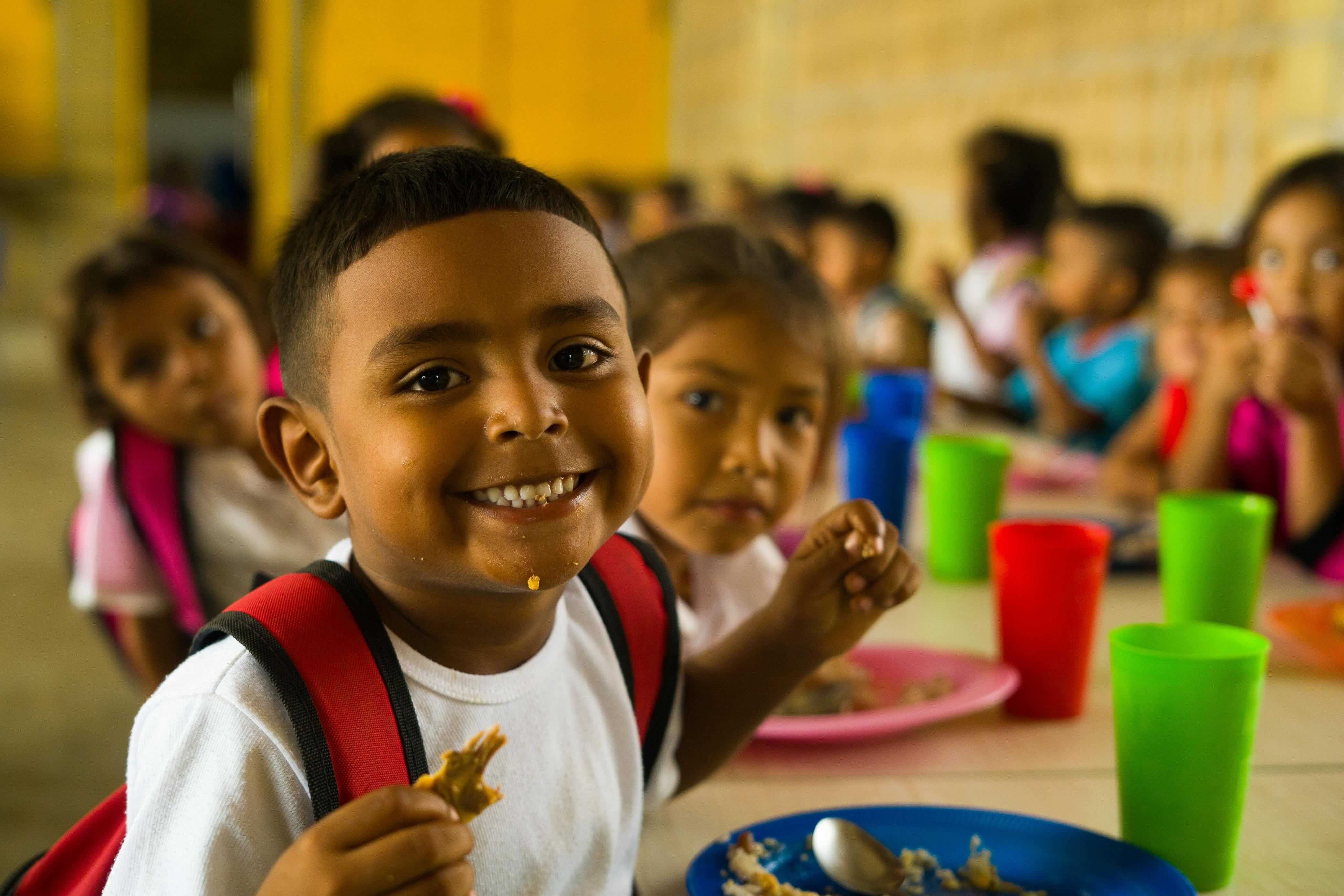 Gobierno del Cambio lidera revolución alimentaria en las escuelas: PAE pasó de $1,93 a $2,47 billones