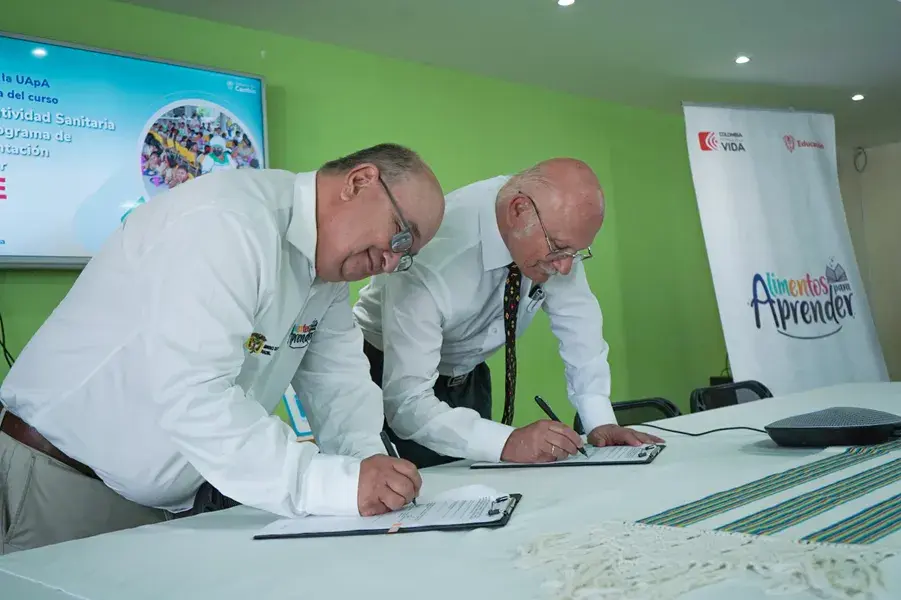 El Invima y la Unidad de Alimentos para Aprender, juntos por el fortalecimiento del Programa de Alimentación Escolar PAE